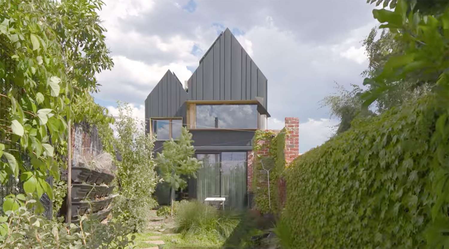 Beautiful Hütt House Blends Biophilia With Passivhaus